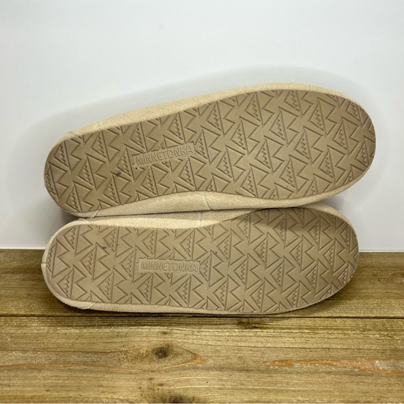 Minnetonka Cally Slippers - Picture 6 of 6
